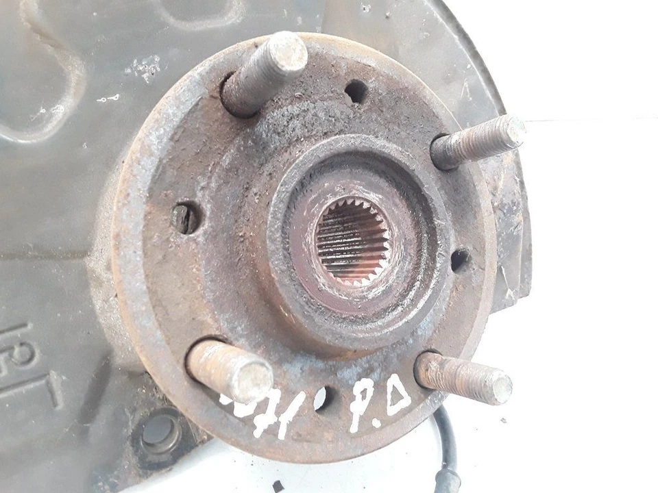 Volvo S40 V40 MK1 2.0T 118kW Gasolina 1998 Rueda delantera derecha Buje Husillo Nudillo Foto 3 de 4