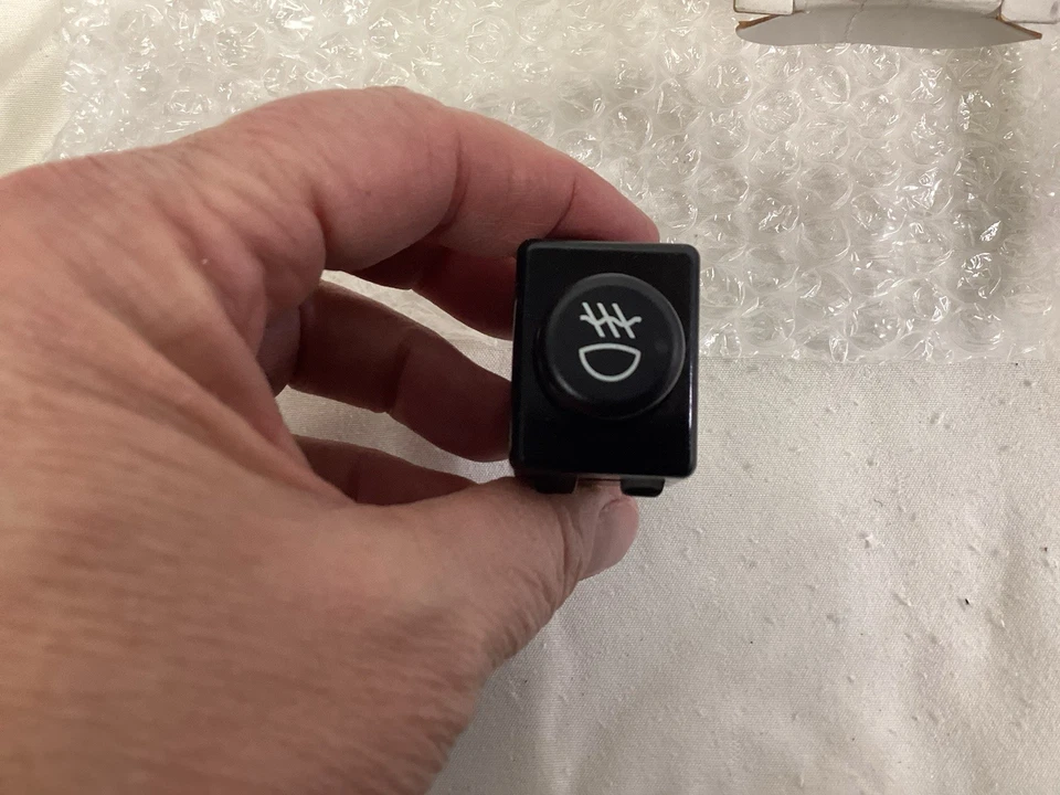 NOS Genuine GM 25558572 Fog Light Switch 1995-1999 Oldsmobile Aurora - Image 3 of 4