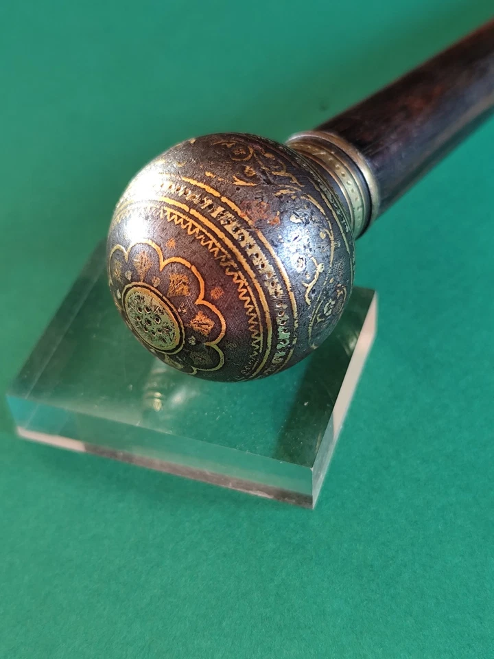 Pommeau de Canne ou Ombrelle - Ancien - Acier damassé, doré - Photo 2/4