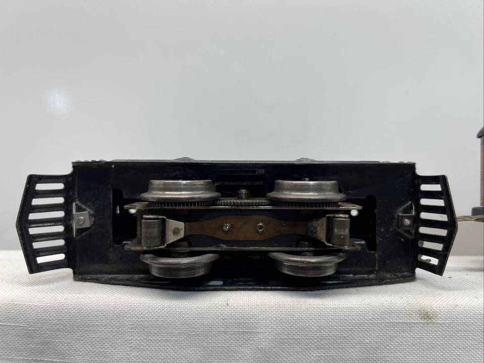 American Flyer Prewar Tinplate Black 1201 Electric Engine 4-Car Passenger Set - Image 4 of 4