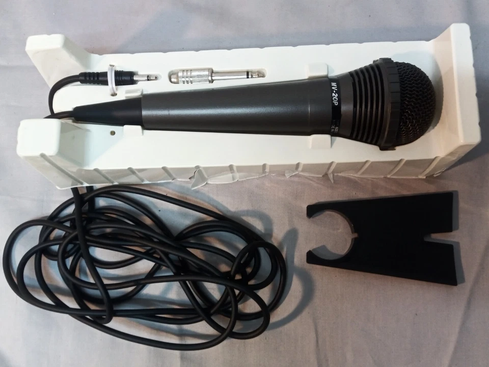 JVC MV-20 Vocal Dynamic Microphone Uni-Directional 10 feet cord - Untested - Image 3 of 4