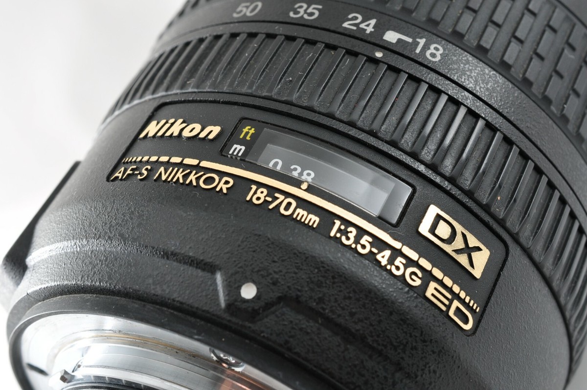 Nikon Nikkor AF-S 18-70mm f3.5-4.5 G ED DX IF Zoom Lens w/UV