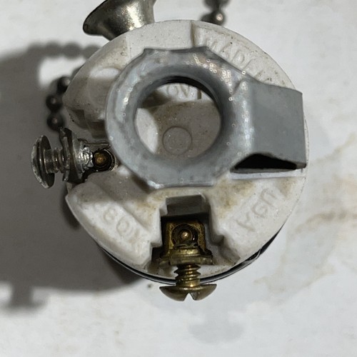 VINTAGE PORCELAIN PULL CHAIN LAMP SOCKET INTERIOR WITH NICKEL PULL CHAIN 1/8 IPS - Picture 3 of 12