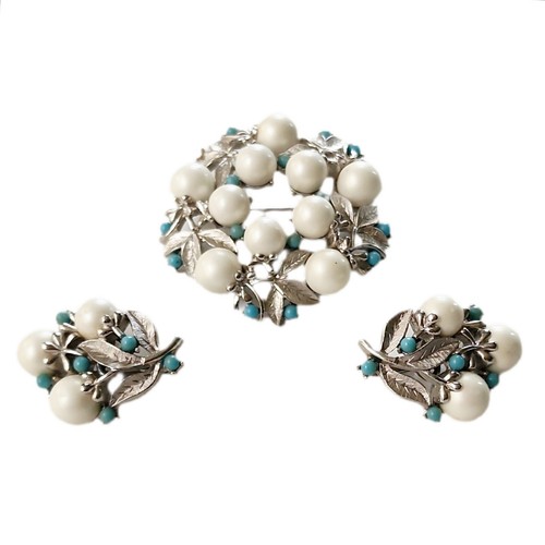 Sarah Coventry Brooch And Earring Set Alaskan summer Turquoise Faux Pearl - Picture 2 of 10