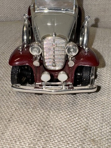 Signature Models 1:24 Diecast Replica 1932 Cadillac Phaeton Sport V16 - Picture 3 of 11