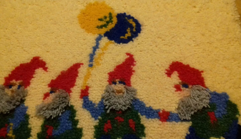 Wall Art carpet new dwarf knotted mural dwarf new knotted carpet 70 x 45 cm - Image 2 of 4