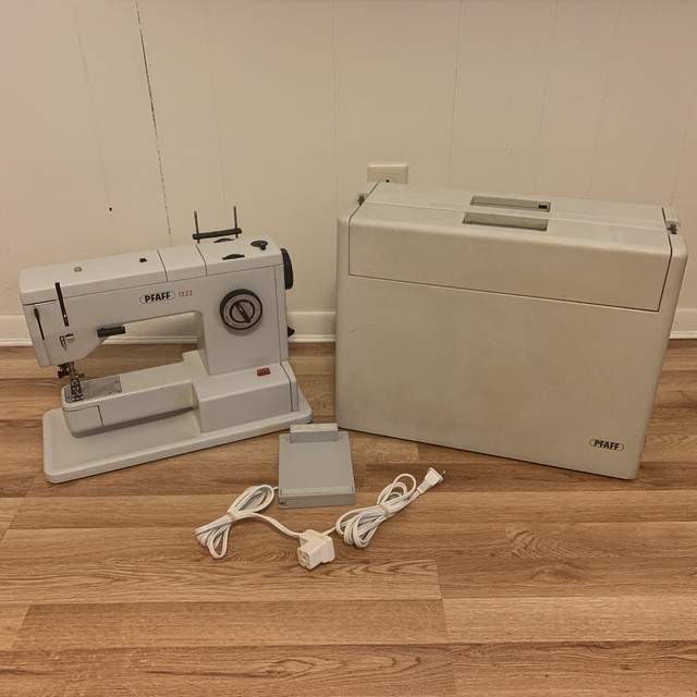 PFAFF 1222 Sewing Machine With Walking Foot and Accessories for sale