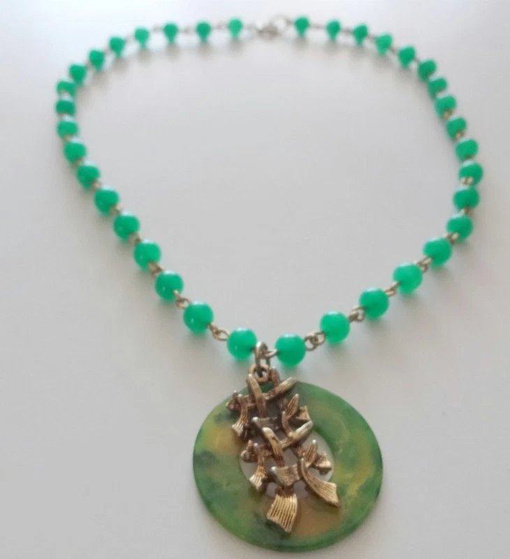 Collar Colgante Vintage China Plástico Temprano BAQUELITA Imitación Jade Vidrio Pekín Foto 4 de 4