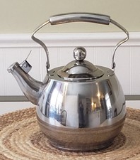 Lepicure Whistling 2 Qt. 18/10 Stainless Steel Premium Quality Teapot Kettle Lid