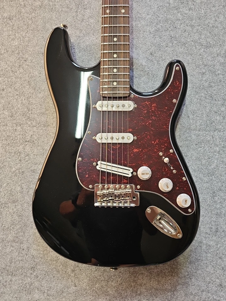 Guitarra Eléctrica Harley Benton ST-62BK Hot Rod HSS - Caja Abierta Como Nueva Negra Foto 2 de 4