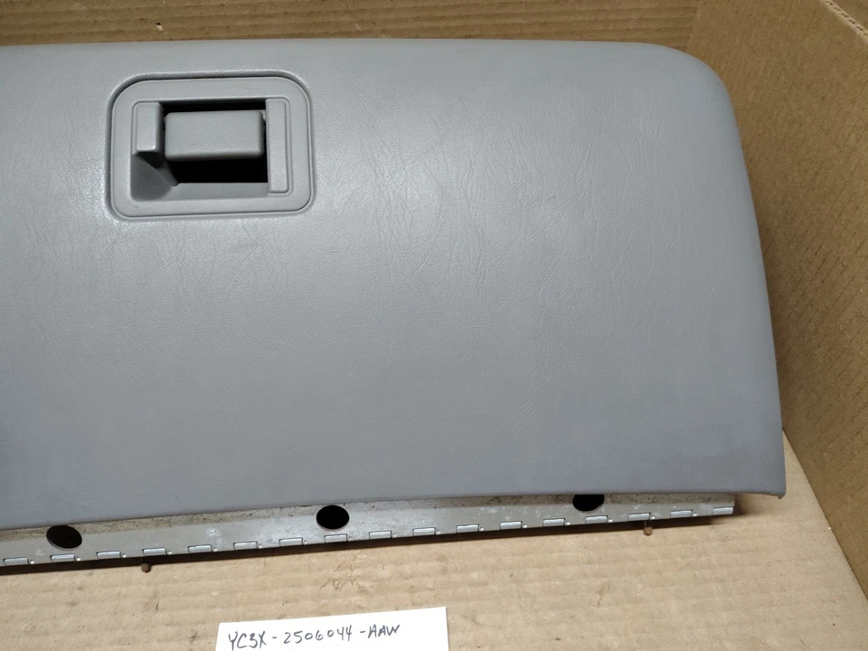 1999-04 F250 F350 Super Duty Glove Box Glovebox GRAY YC3X 2506044 - Image 3 of 4