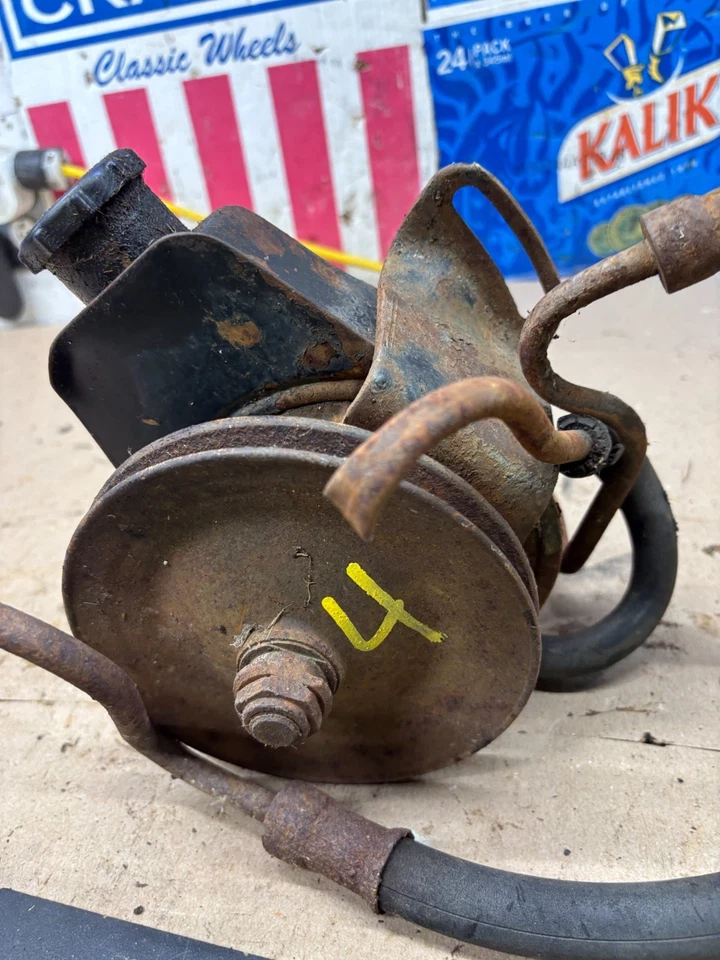 Camaro Nova Chevelle C10 1971 1972 bomba de dirección asistida usada con polea única temprana Foto 3 de 4