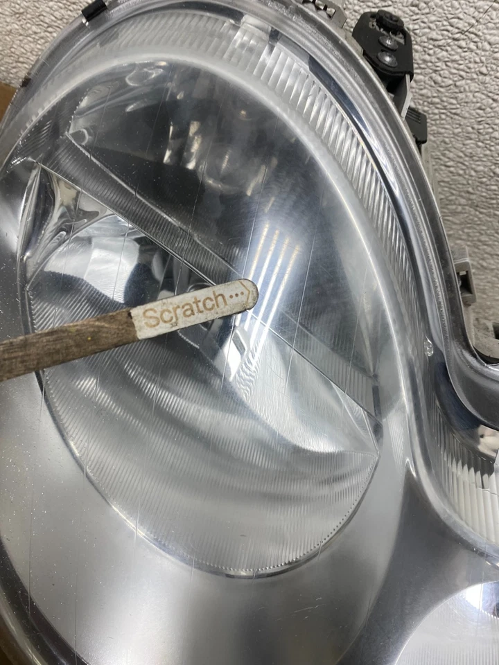 Faro lateral derecho pasajero Mercedes-Benz Clase C 2005 a 2007 OEM U8234 DW Foto 4 de 4