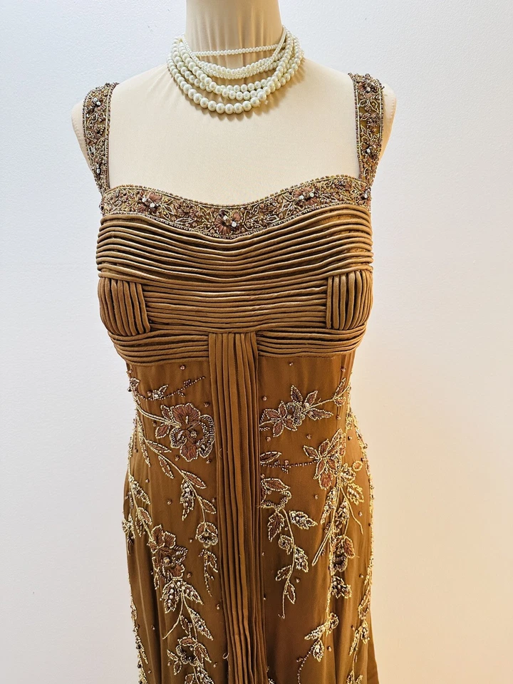 Vestido de noite YSA Makino de seda marrom lindas miçangas enfeitadas com cachecol dourado - Imagem 3 de 4