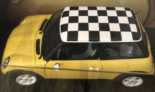 Hot Wheels Mini Cooper литая и игрушка 1:18