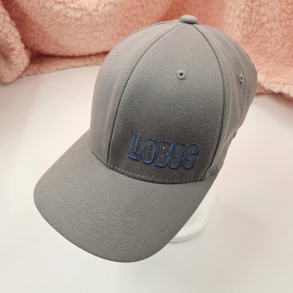 Nuevo México Lobos Flex-Fit Hermoso Sombrero Gris Por Tapas Pequeño Bordado De Colección! Foto 2 de 4
