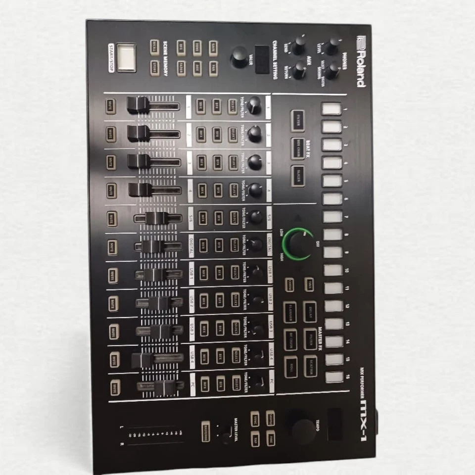 Roland MX-1 18 Channel Performance Mixer Mixing Console Tabletop Black - Image 3 of 4