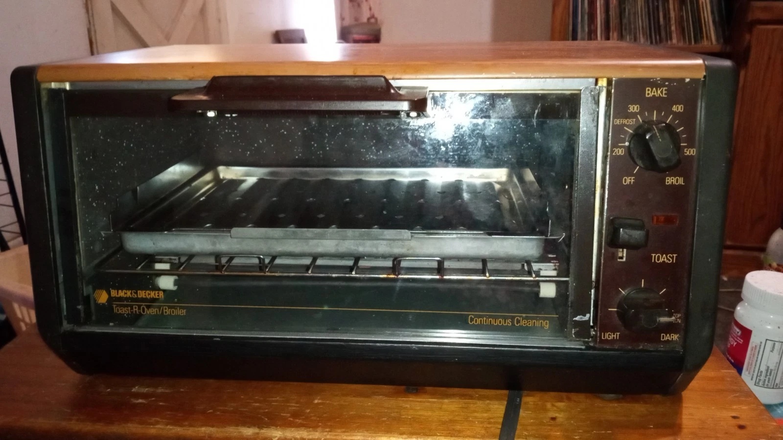 Black & Decker Toast-R-Oven Vintage Continuous Clean Toaster Oven Woodgrain
Opens in a new window or