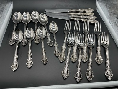 Oneida Michelangelo Heirloom Stainless Flatware 4 Place Setting 20 Pieces Nice