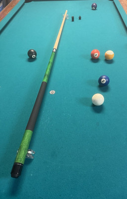 Two-Piece Billiard Cue Green and Natural Pool Stick