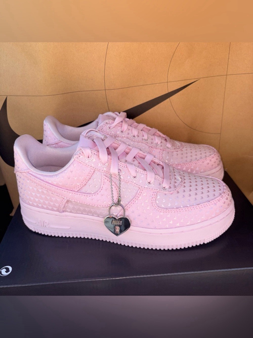 Nike Pink Heart Pattern Girls Low Top Breathable Sneaker Siz