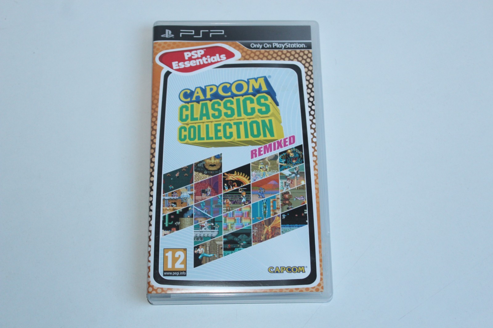 PSP (FAH Essentials) : Capcom Classics Collection Remixed - Complet, TBE .