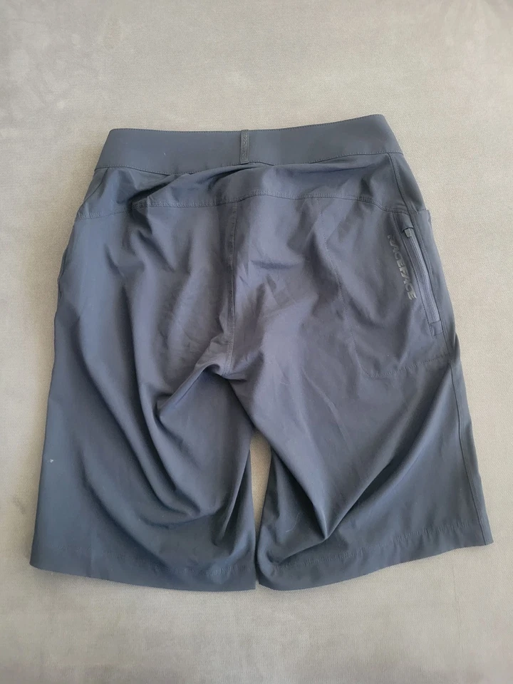 Pantalones Cortos Race Face Traverse MTB TALLA PEQUEÑA Negro Carbón Foto 2 de 4