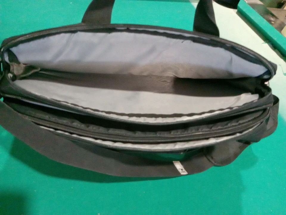 OGIO Messenger Laptop Shoulder Travel Bag Black Nylon Zippered Check Point - Image 3 of 4