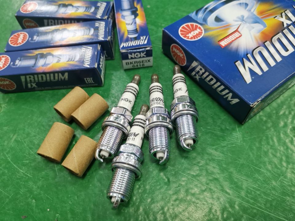 4pcs NGK IRIDIUM IX Spark Plug BKR6EIX 6418 for Audi BMW Suzuki VW