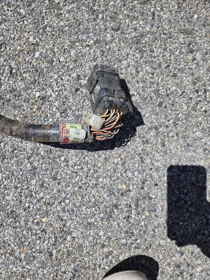 Жгут проводов топливной форсунки двигателя 1993 Ford F150 F250 302 5,0 л   - Изображение 4 из 4