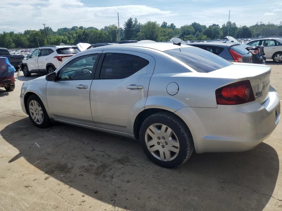 Conjunto de luz trasera derecha usado se adapta a: Dodge Avenger 2011 grado derecho A Foto 2 de 4