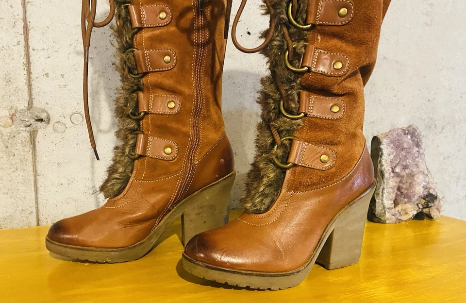 Botas hasta la rodilla de cuero Lucky Brand con piel sintética talla 8. 5 cordones estilo años 70 Foto 2 de 4