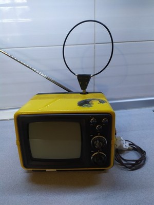 Vintage SHILJALIS mini TV CRT TV Lithuania USSR 1970s