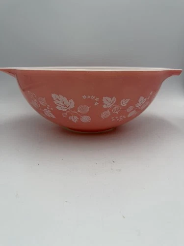 Vintage Pyrex Pink Gooseberry Cinderella Mixing Bowl 444 4QT Nesting Bowl 0046￼