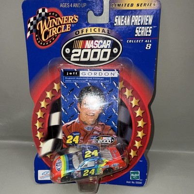 Jeff Gordon NASCAR Dupont Hot Wheel NASCAR 2000 Winners Circle 1:64 Diecast