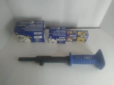 DUO-FAST STRIKE TOOL  no 71100433 with nails .