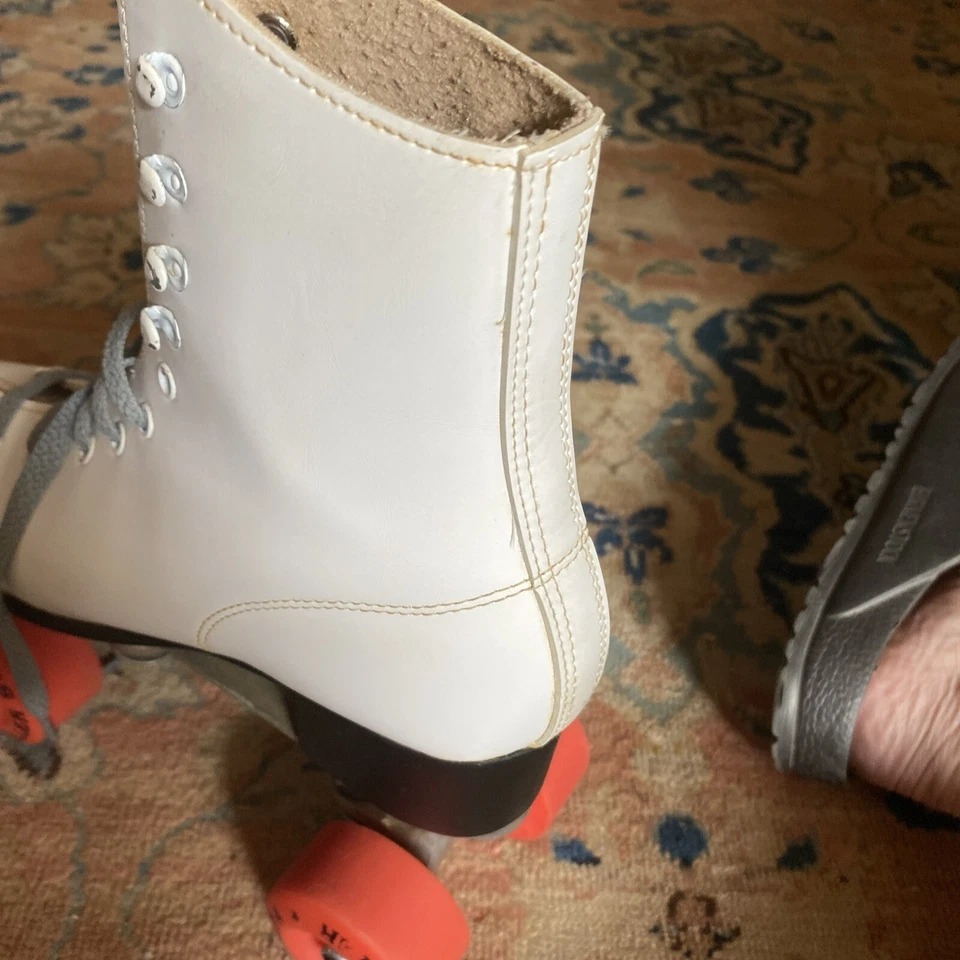 Labeda Patines Mujer’s Talla 7 Blanco Rojo Ruedas Foto 4 de 4