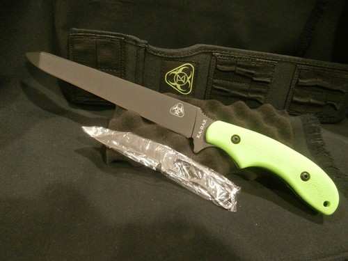 KA-BAR 5703 ZOMBIE DEATH DAGGER 2 KNIVES, 2 GRIPS, NIB! - Picture 6 of 13
