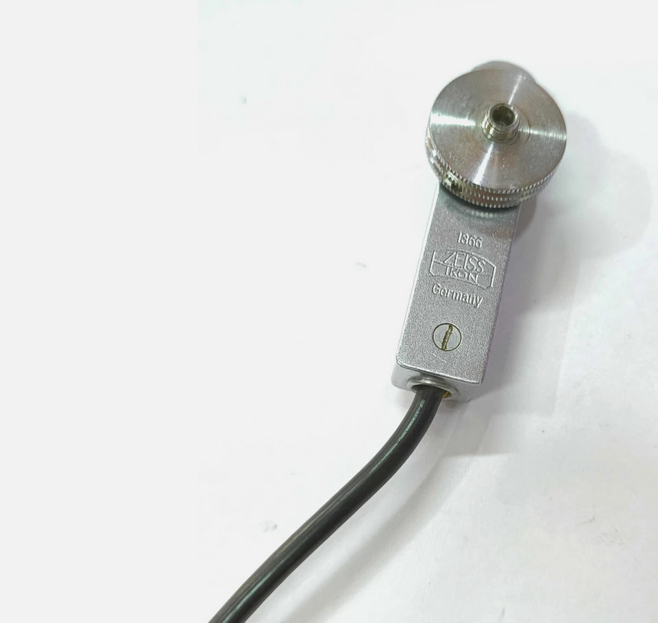 CONTAX 1366 Camera flash sync cord (Synchron-schalter) for Contax IIa and IIIa - Image 2 of 4
