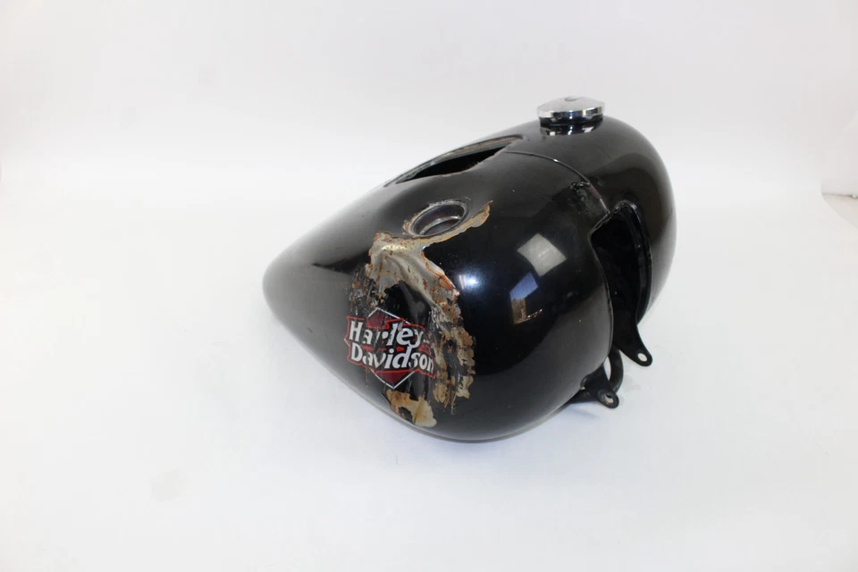 2003 03 Harley FXSTB Night Train Softail Gas Fuel Tank Foto 4 de 4