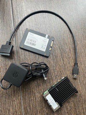 Raspberry Pi 4 4GB Bundle 120GB SSD org. Netzteil, Gehäuse/Kühlkörper