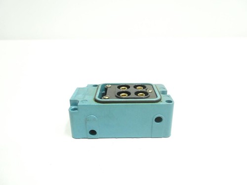 Honeywell 18PA1 Micro Switch Terminal Base - Picture 3 of 6