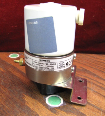Siemens Liquid & Gas HVAC Differential Pressure Sensor QBE63-DP01