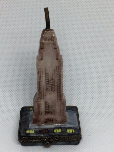 Peint Main Limoges Trinket EMPIRE STATE BUILDING New York w/Godzilla and apple - Foto 9 di 10