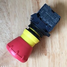 1PCS per 800FP-MT44PX02 FIT Interruttore a pulsante di arresto di emergenza 