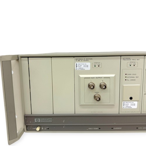 Hewlett Packard HP 70001A Mainframe with 70911A 70310A 70910A 70620B Modules - Picture 13 of 17
