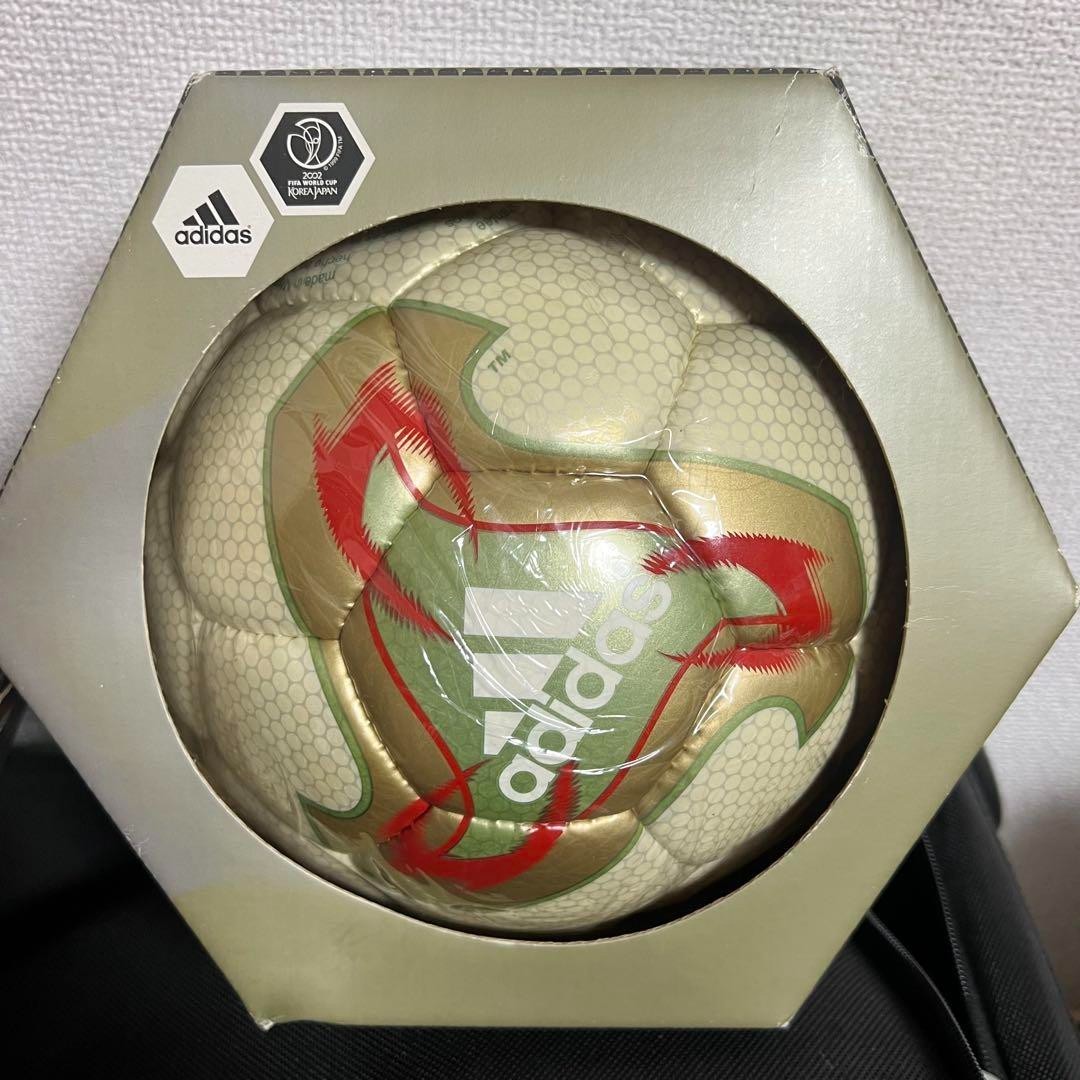 【観賞用】adidas FEVER NOVA 2002年W杯公式試合球 ADIDAS FEVERNOVA FIFA WORLD CUP 2002 OFFICIAL SOCCER BALL