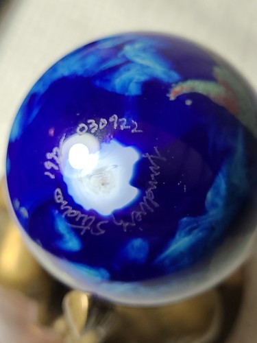 Lundberg Studios signierter Planet Erde Welt Globus Briefbeschwerer 1992 030922 & Ständer - Bild 4 von 9