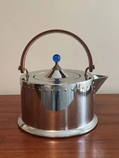 Bodum Ottoni Stove Top Kettle Italy Design by C. Jorgensen Inox 18/10 2 Quart