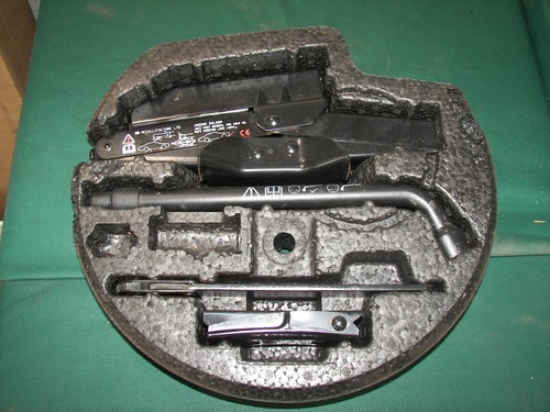 Jaguar Factory Tire/Wheel Change Tool Kit - Picture 2 of 2